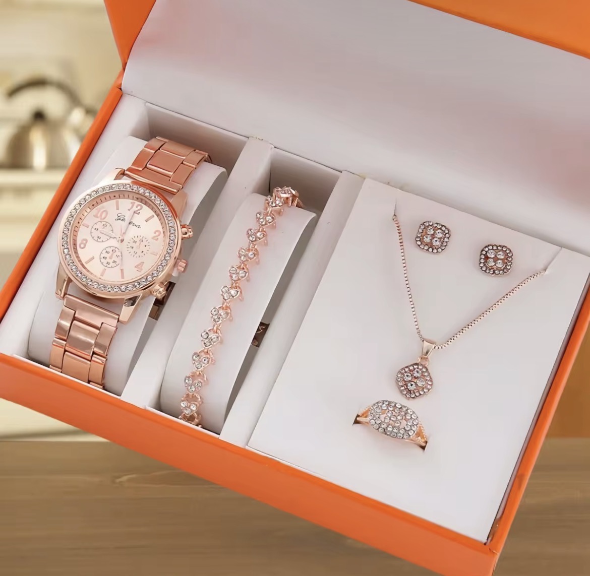 Photo 5 de Montre et bijoux pour femme